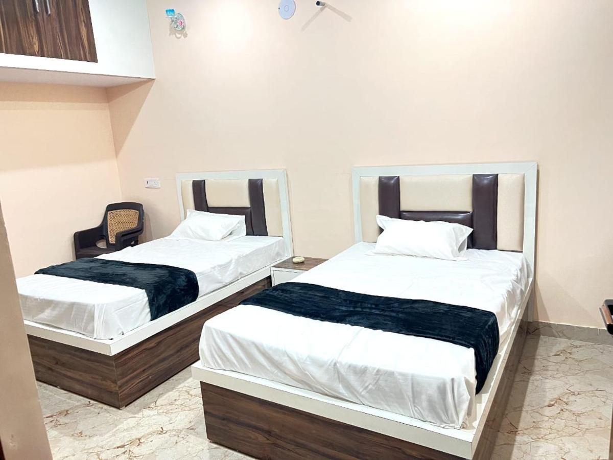 The Orchid Villa Homestay - Walkable Distance From Taj Mahal Agra  Zewnętrze zdjęcie