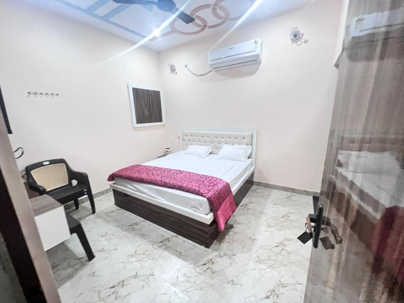 The Orchid Villa Homestay - Walkable Distance From Taj Mahal Agra  Zewnętrze zdjęcie